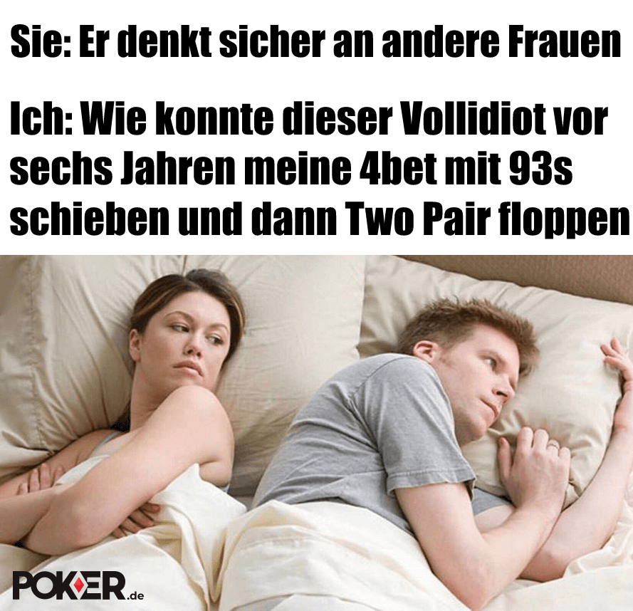 Mann denkt im bett 6uuml;ber Poker nach
